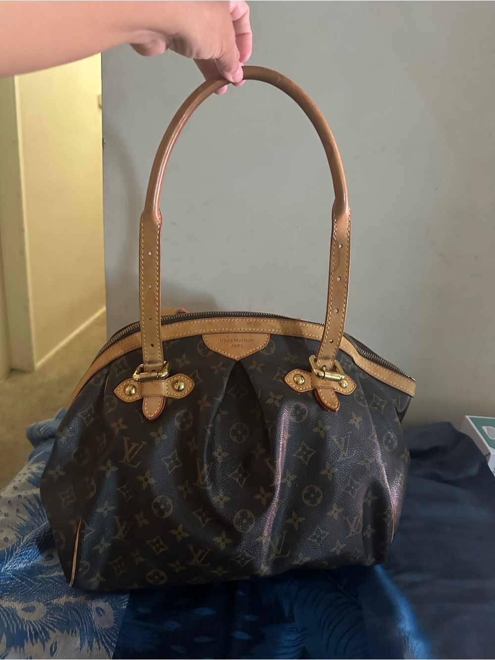 Louie Vuitton Tivoli GM hand or shoulder bag